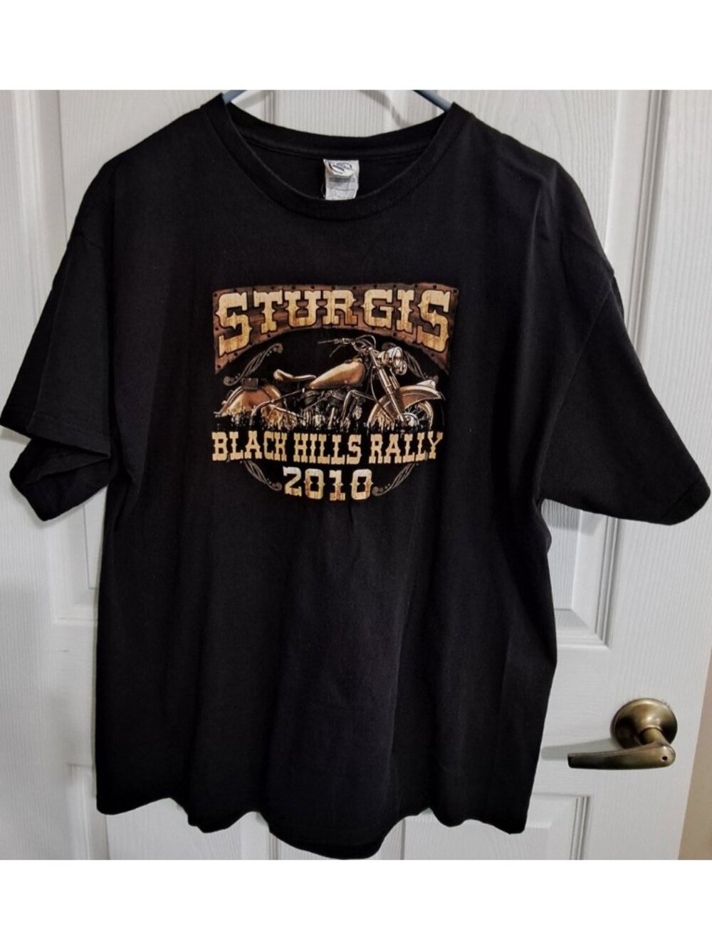 Sturgis Black Hills Rally 2010 Men's L Black Short Sleeve  Delta T-Shirt - Picture 2 of 8